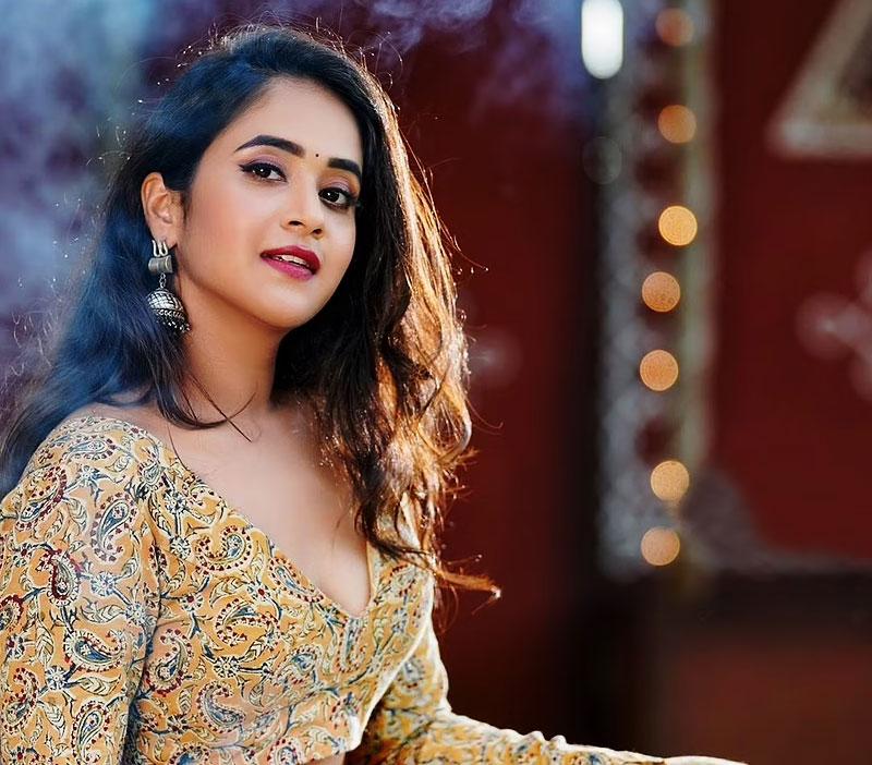 The reason for Deepthi Sunaina breakup is him