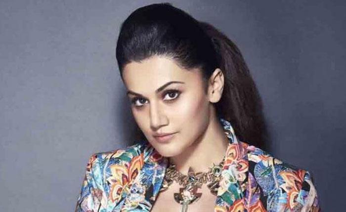 Tollywood Iron Leg Turns Lucky Girl in Bollywood