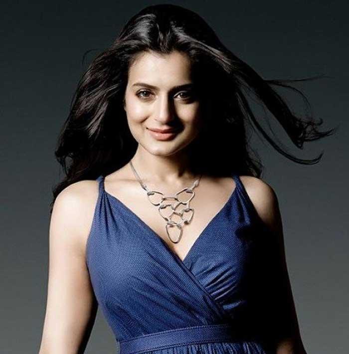 Top Heroine got scammed by manager