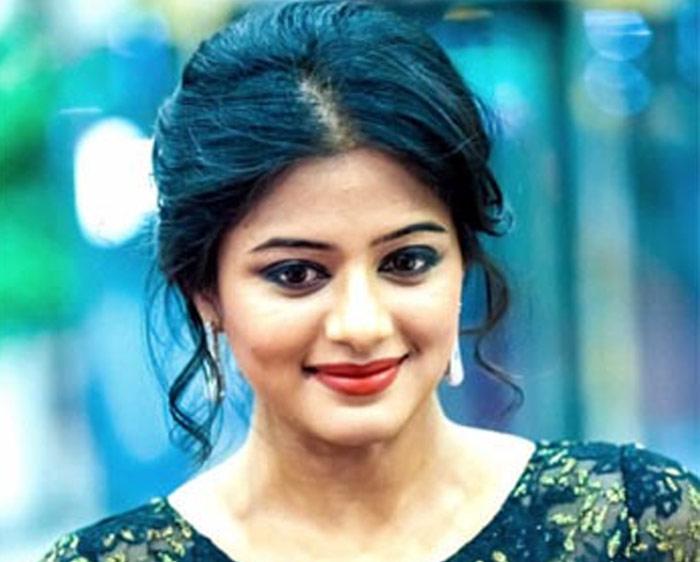 Top Heroine Turns Sirivennela