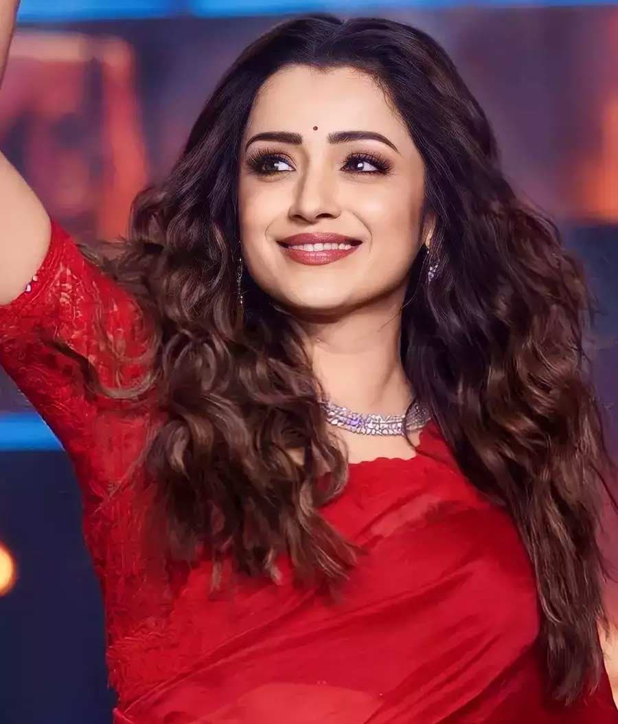 Trisha Receives Fat Pay For Vishwambhara 