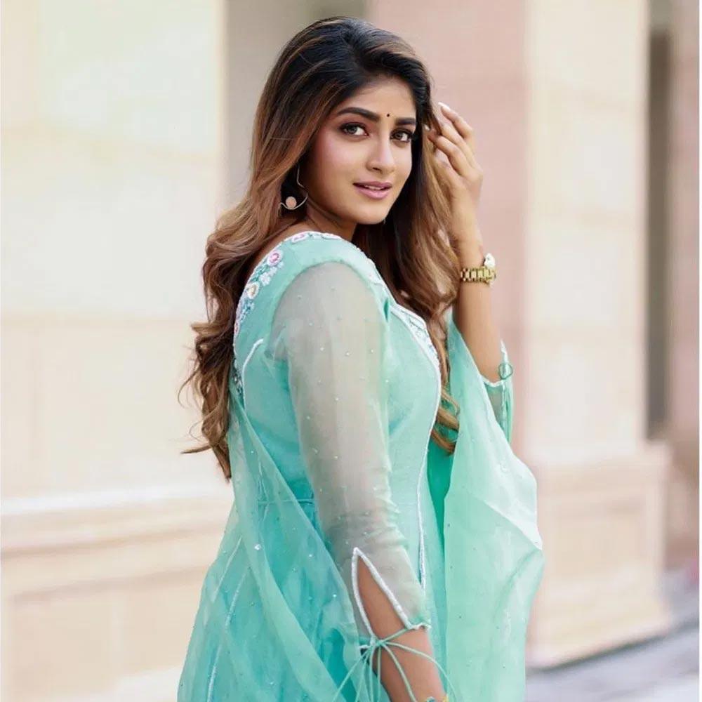 Two disaster in a row: What is the situation of the heroine?