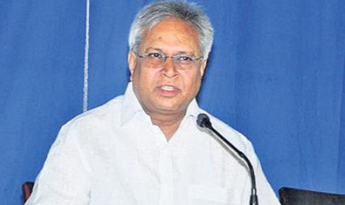 Undavalli Arun Kumar about Kodi Katti Incident