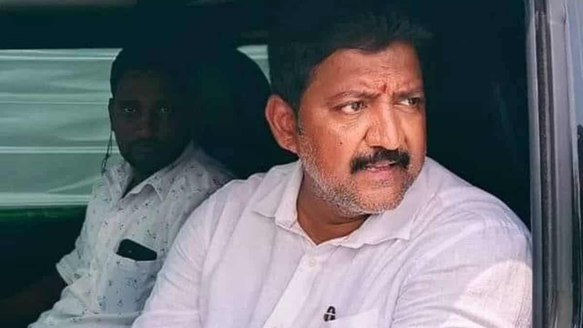 Vallabhaneni Vamsi followers arrested