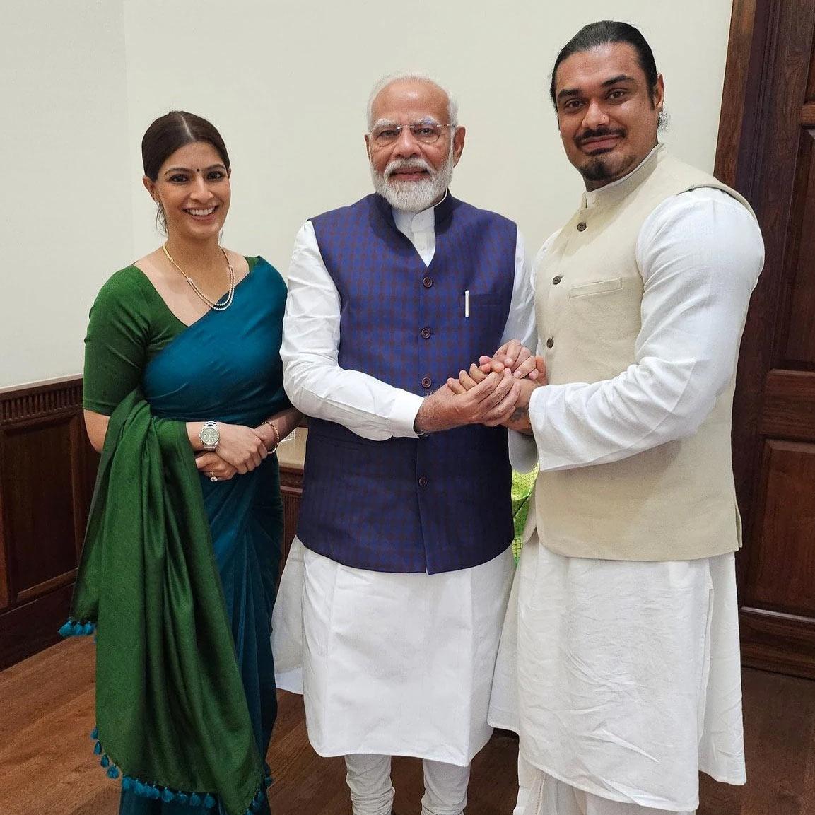 Varalakshmi invites PM Modi to her marriage