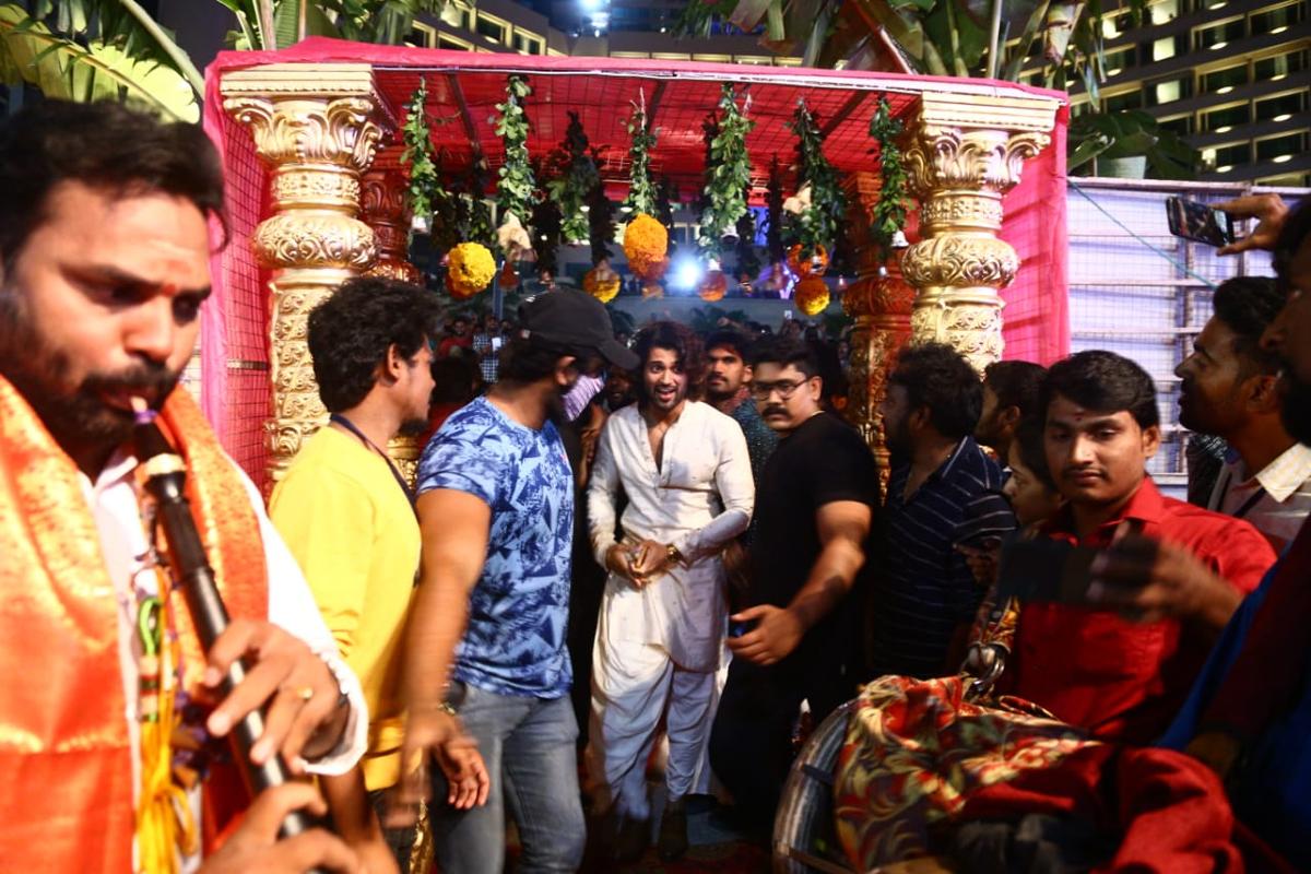 Vijay Devarakonda Promotes Anand Pushpaka Vimanam 