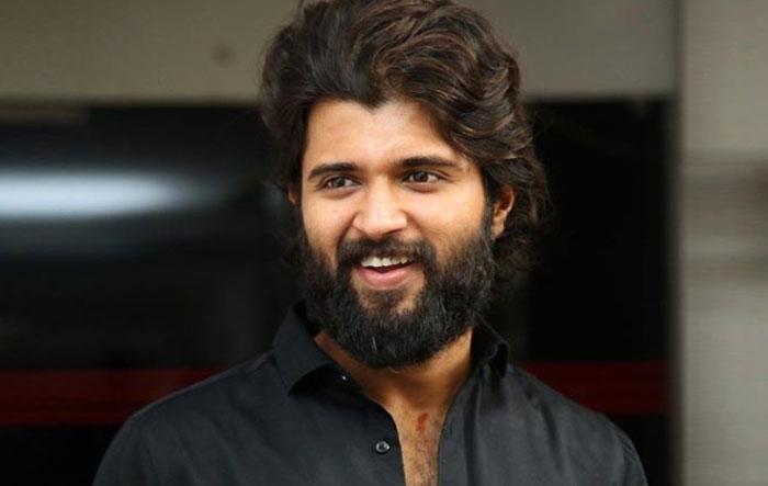 Vijay Deverakonda Fans Happy with His Charity 