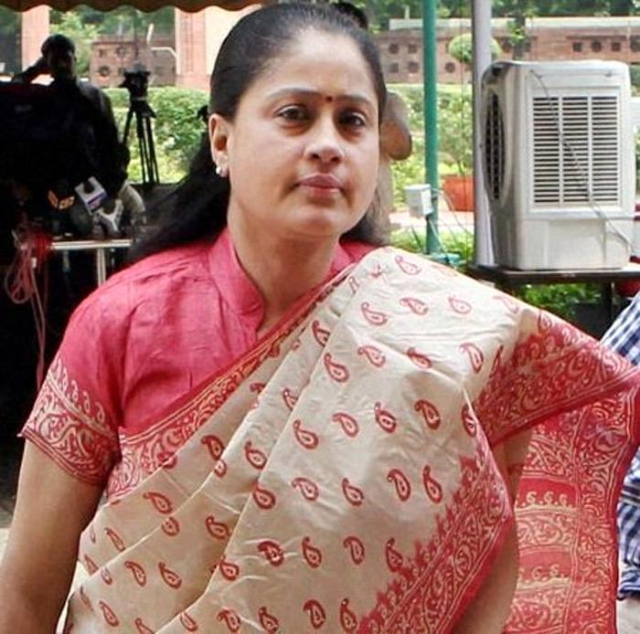 Vijaya Shanti Meet Sesikala in Jail!