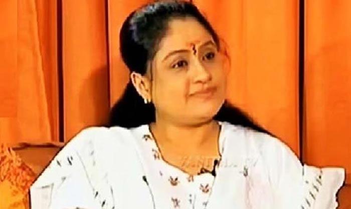 Vijayashanthi Sensational Comments On Tollywood Heroines