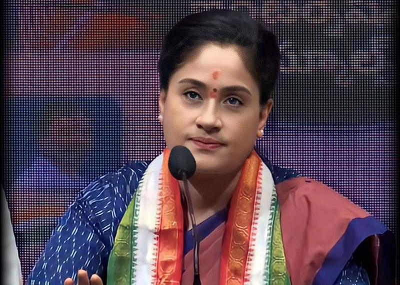 Vijayashanthi Suggestions to KCR