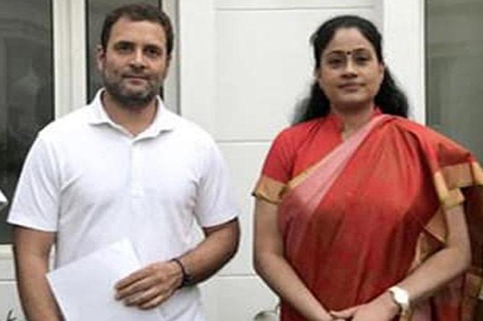 Vijayashanti meets Rahul Gandhi