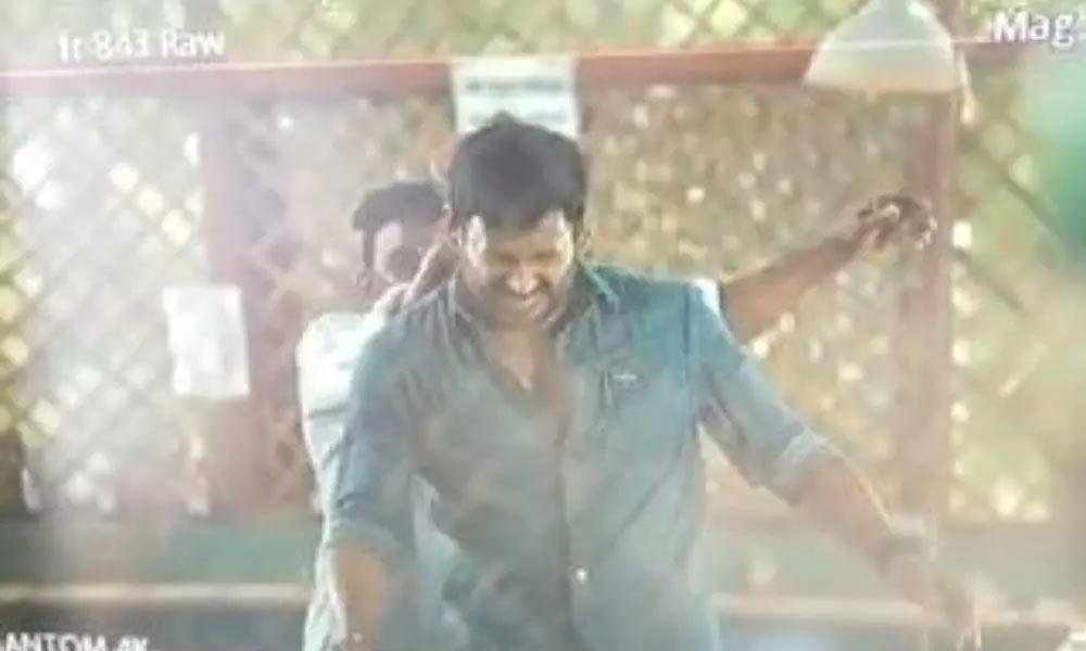Vishal narrow escape from a mishap in action sequence
