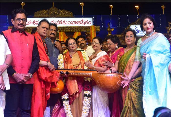 Viswa Nata Samragni Award To Saroja Devi