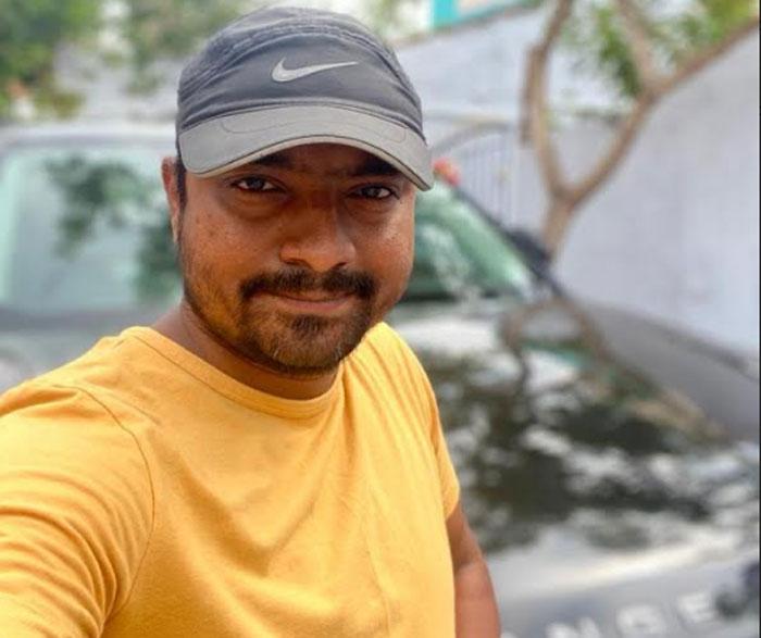 Warangal Srinivas Buys Nizam Rights Of 4 Big Films