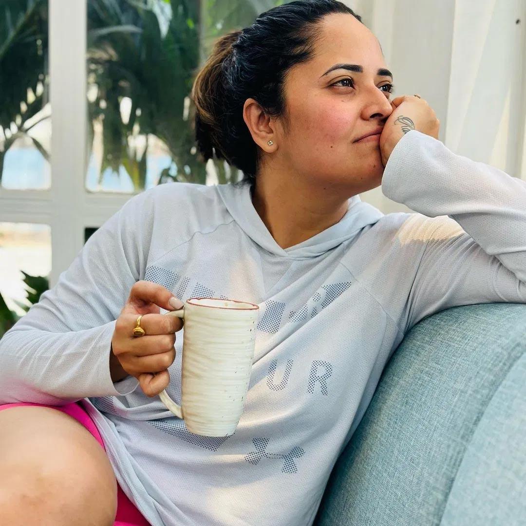 Will Anasuya stop this lolli?