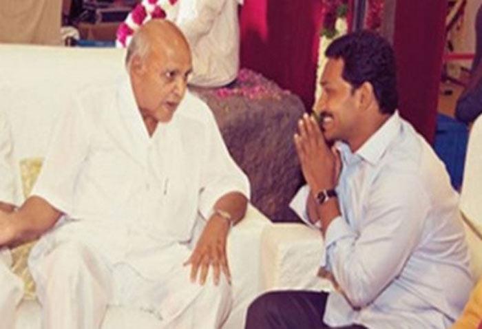 YSRCP Chief Jagan Meets Ramoji Rao