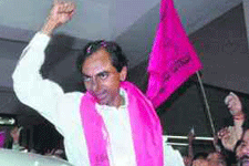 KCR to adopt "Militant" approach with "Jail Bharo".
