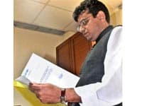 Sridhar Babu calls for stringent action against fake recruiting agents