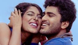 Andari Bandhuvaya Movie Review