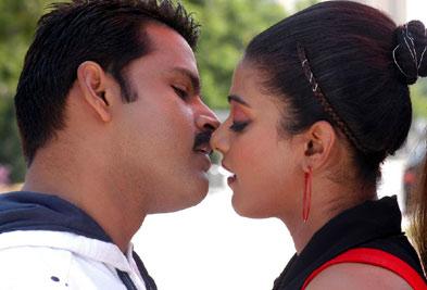 Sultry Babe Feels Happy for 'Panjaa'