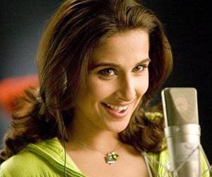 Sexy Mallu Keeps Marriage Aside