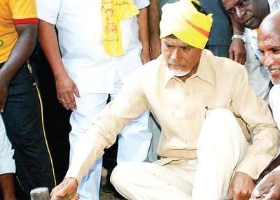 Naidu asked to call off padayatra