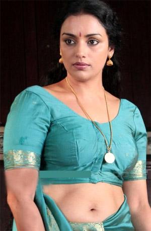 Hot Aunty's Romantic Heart