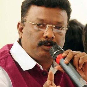 Shravan Kumar smells secret pact between KCR-Jagan