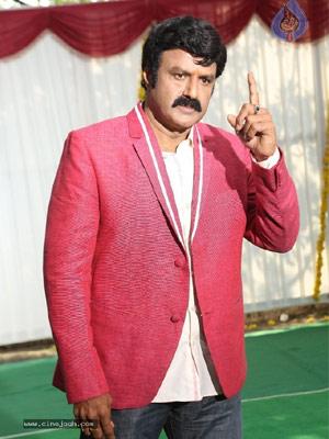 Balayya Doing 'Simha's English Version!