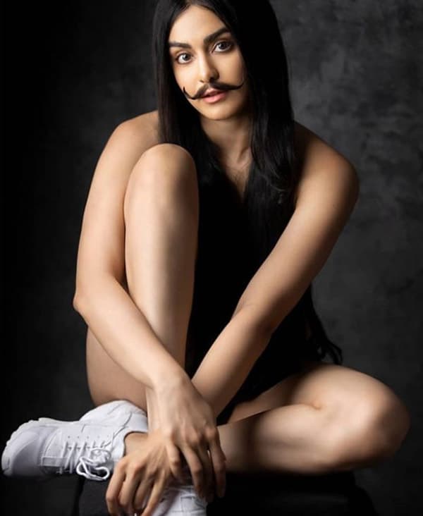 Hot Pic: Mega Actress Wears Nothing!