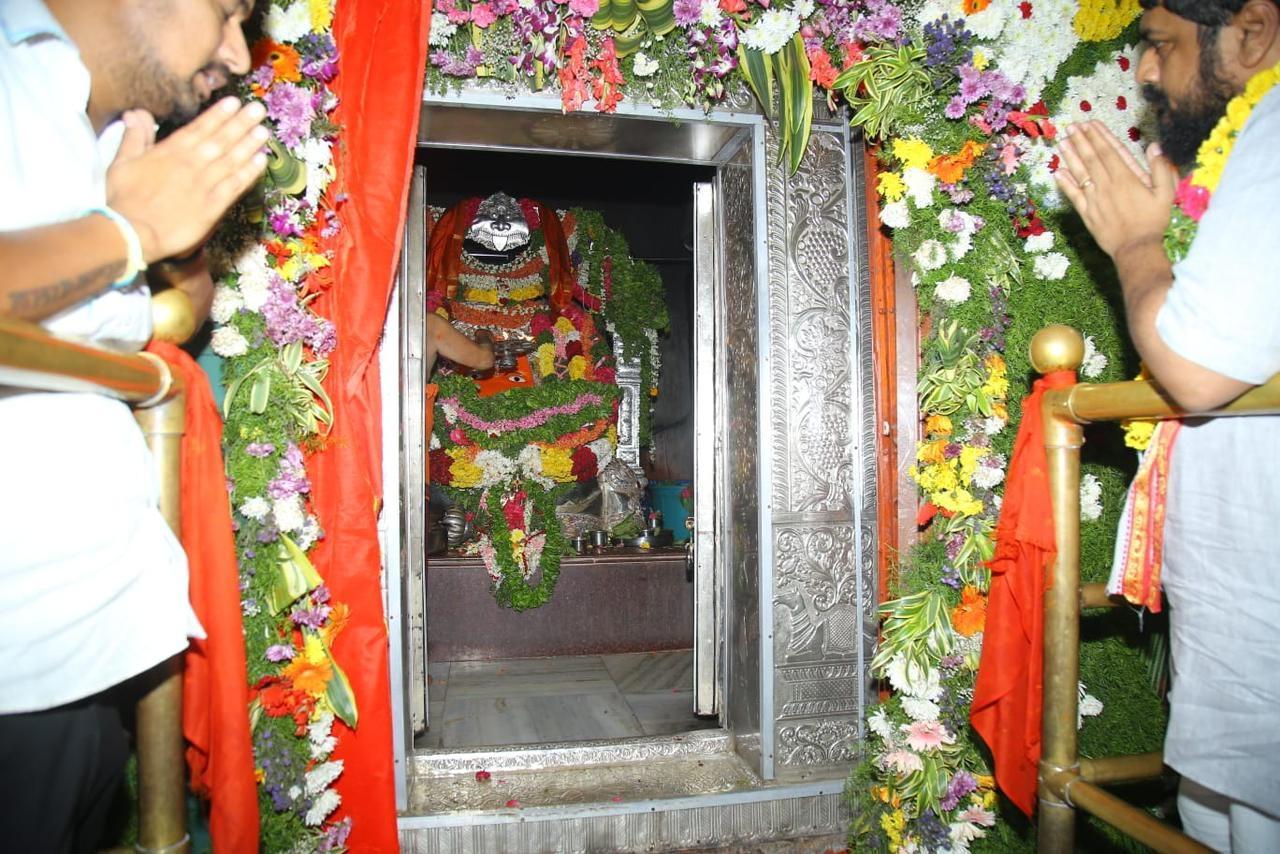 Adipurush maker visits Karman Ghat