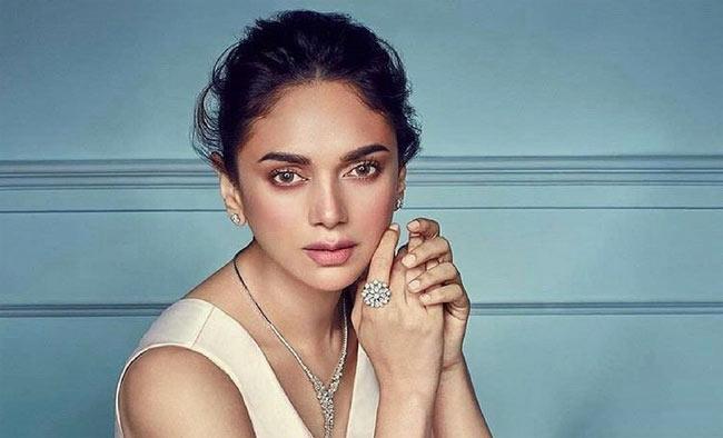 Hyderabad Lady In RRR