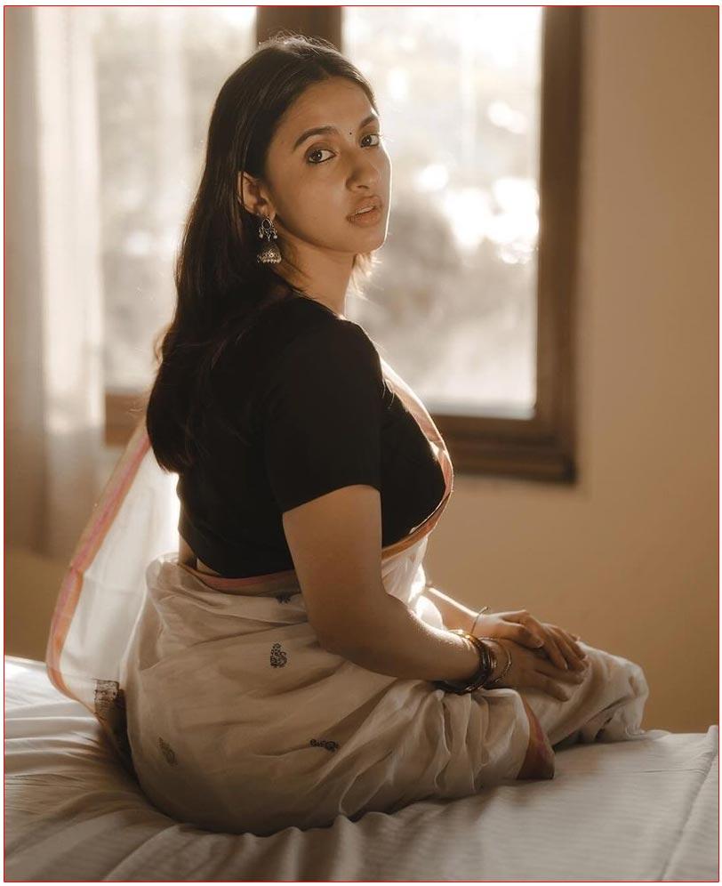 Akansha Ranjan Kapoor Captivates In A Saree