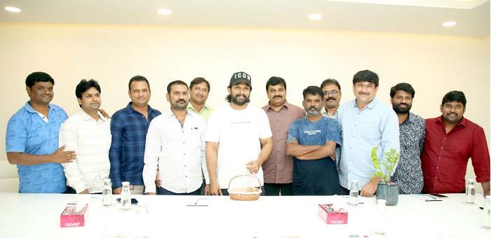 Allu Arjun's Great Gesture on Journalists