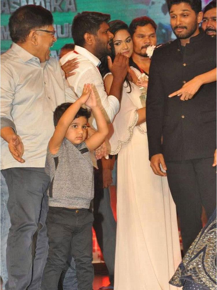 Allu Ayaan's Cute Namaskaram!
