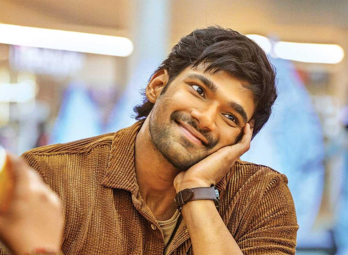 Alludu Adhurs Presses R Button