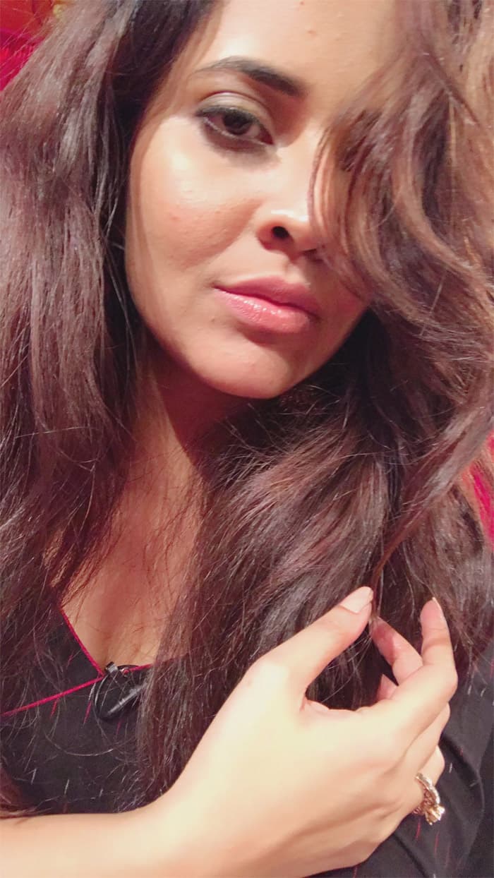 Anasuya Shows Off Those Natural Curls