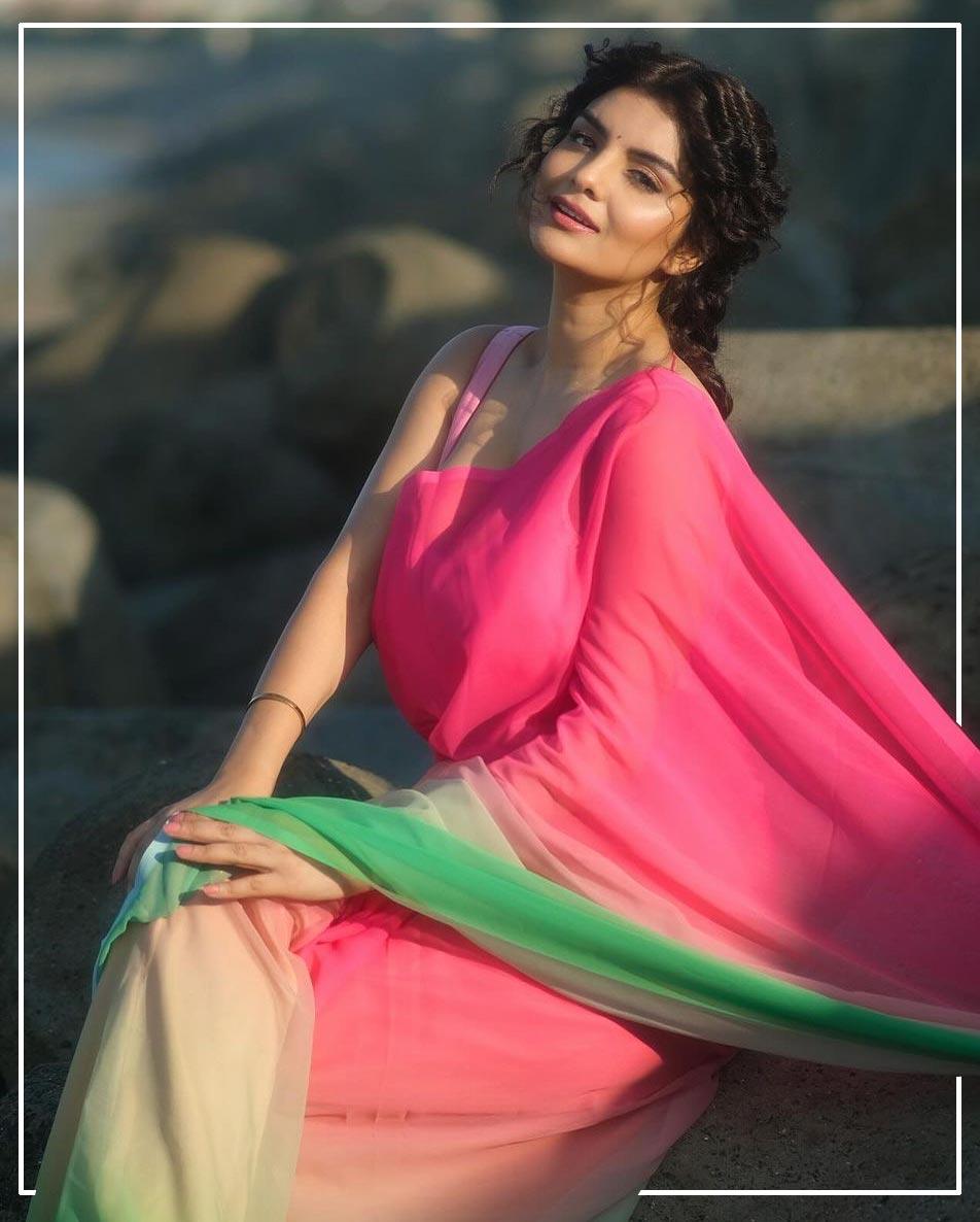 Anveshi Jain Turns Pretty In A Saree