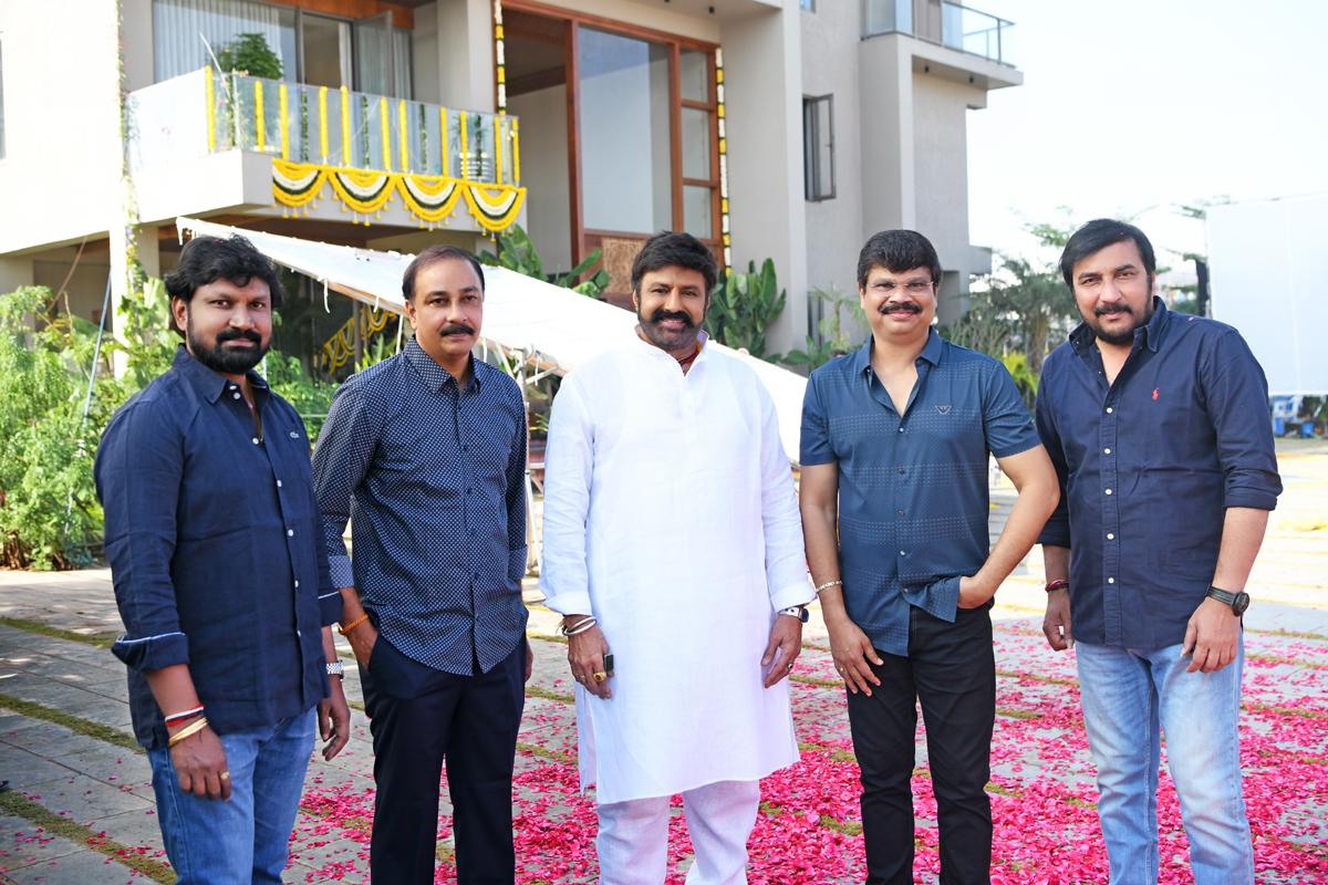 Akhanda 2 Felicitates NBK For Being Honoured With PadmaBhushan