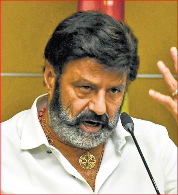 Hindupur farmers protests against Balakrishna