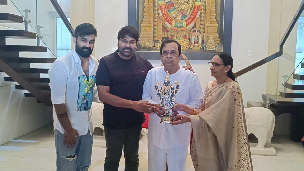 Chiranjeevi Wishes To Brahmanandam