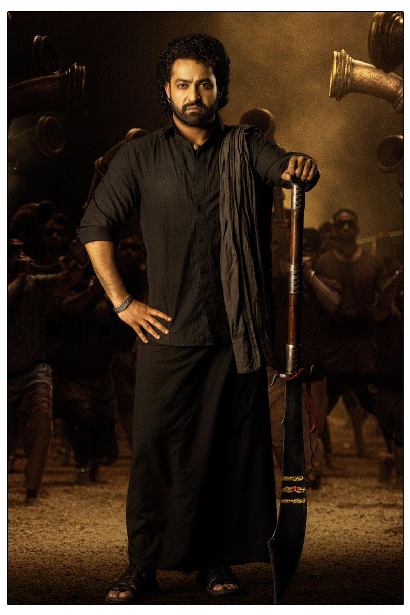 Devara Sensation Starts From Midnight