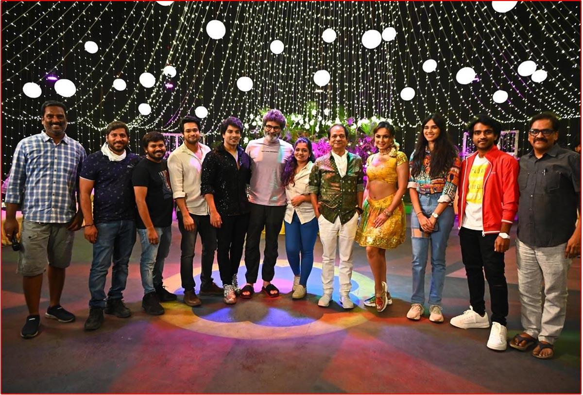 Star Director Trivikram Visits Sets Of Usha Parinayam