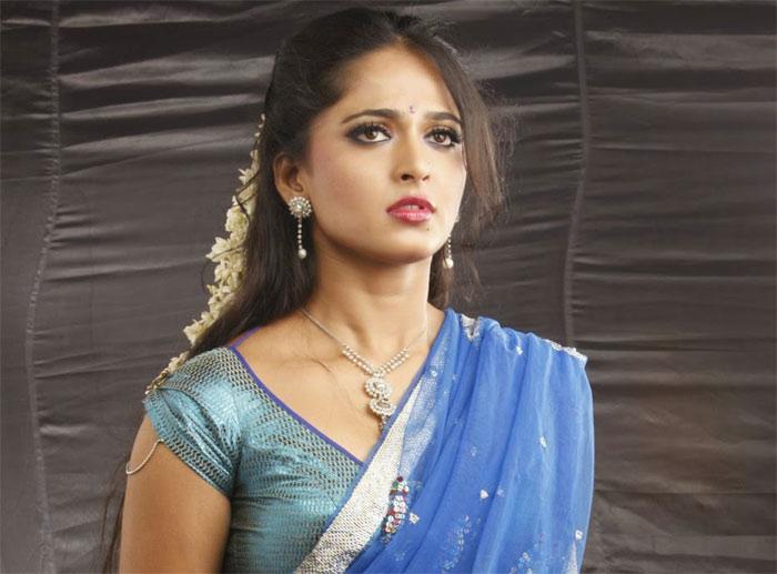 Anushka In Backpain