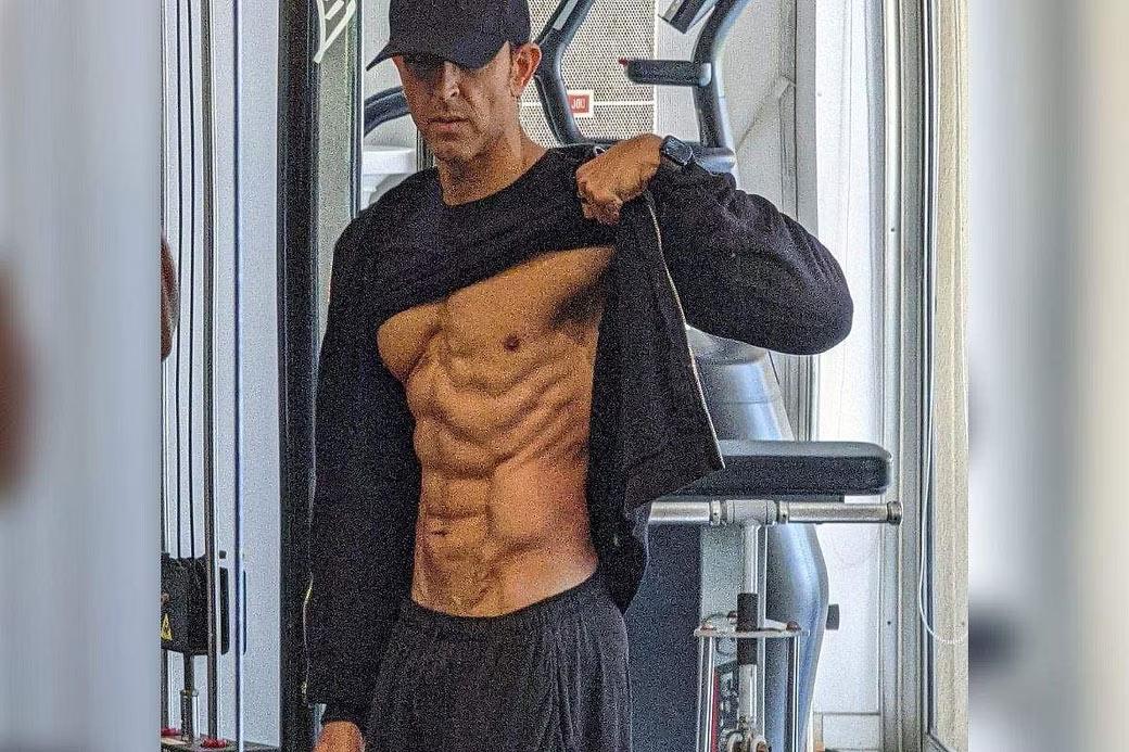 Hrithik Roshan stuns as Fighter