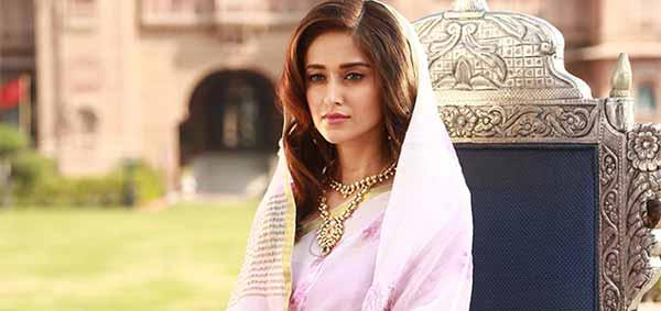 Ileana Desperately In Need Of Money
