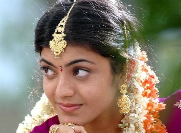 Kajal Goes Back To First Teacher!