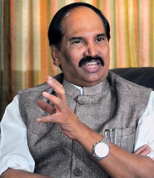 KCR, Harish Rao lying on Pulichintala issue: Uttam