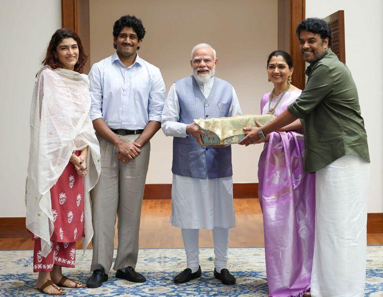 Khushboo invites PM Modi for her daughter wedding