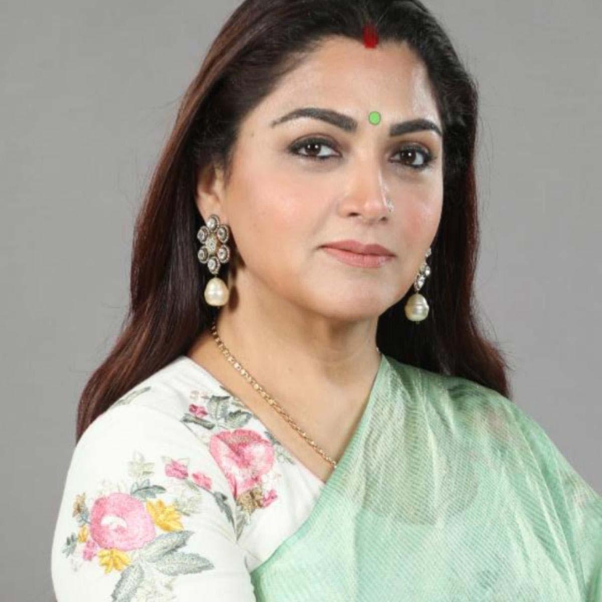 Khushboo warns fans about suspicious activity